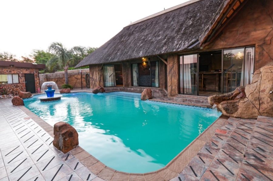 5 Bedroom Property for Sale in Signal Hill KwaZulu-Natal