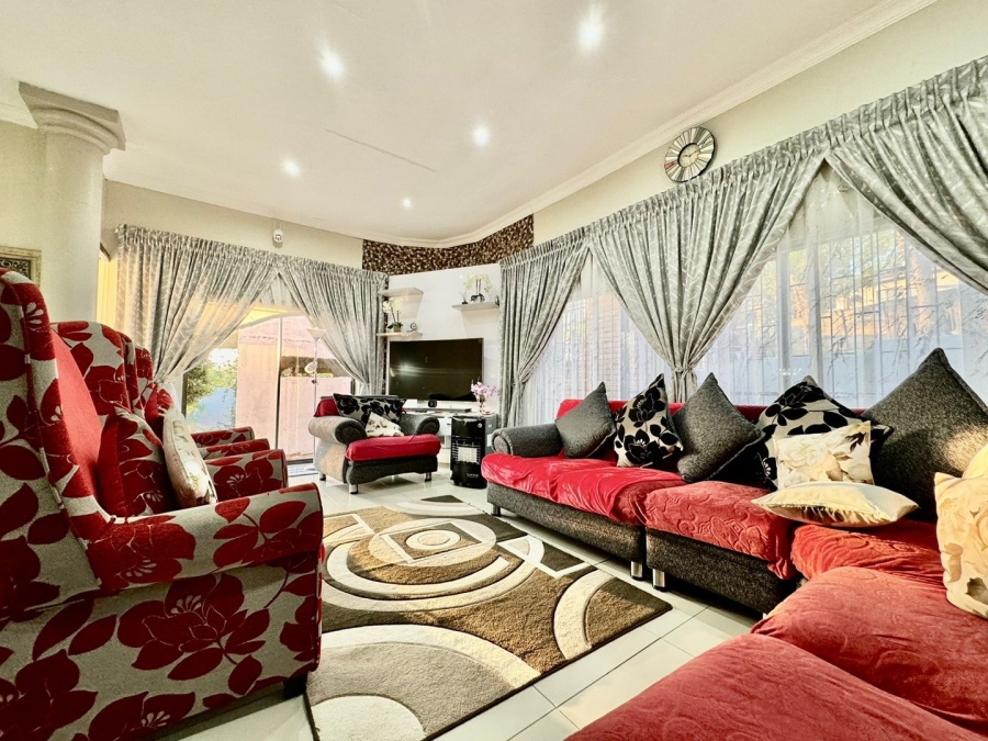 4 Bedroom Property for Sale in Aviary Hill KwaZulu-Natal