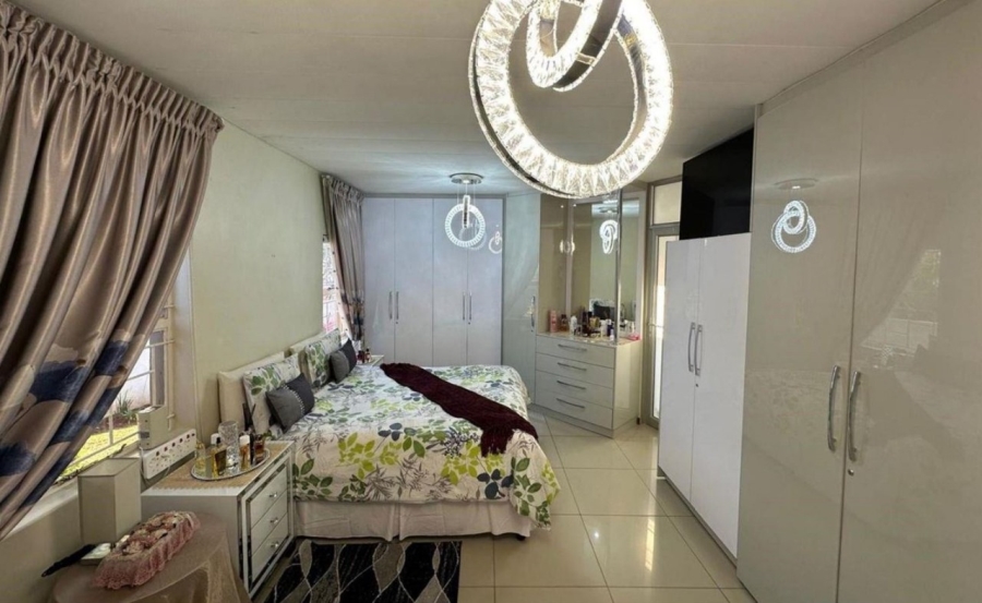 4 Bedroom Property for Sale in Aviary Hill KwaZulu-Natal