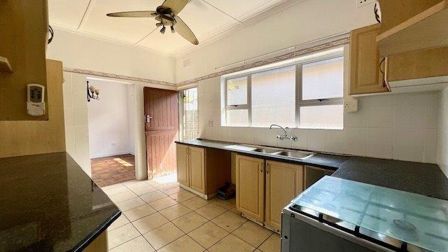 3 Bedroom Property for Sale in St Michaels On Sea KwaZulu-Natal