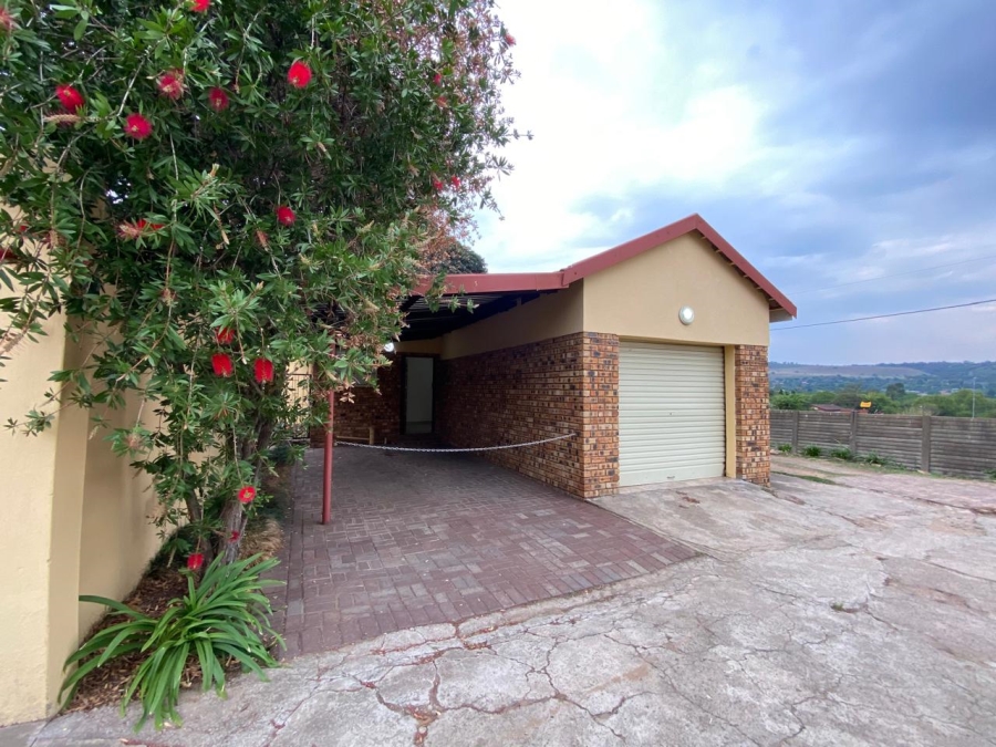 2 Bedroom Property for Sale in Schuinshoogte KwaZulu-Natal