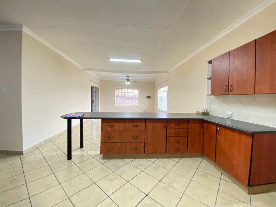 2 Bedroom Property for Sale in Schuinshoogte KwaZulu-Natal