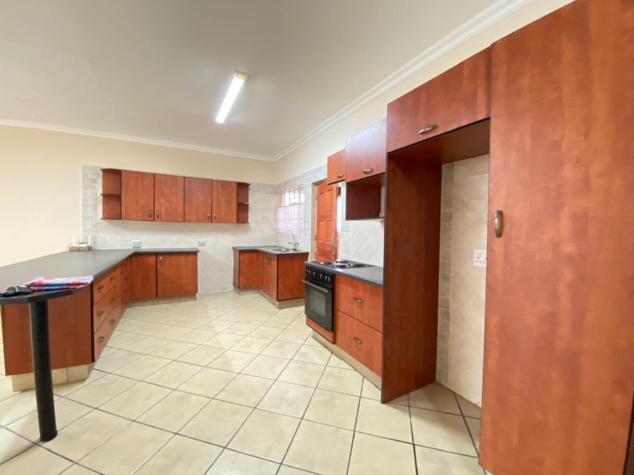 2 Bedroom Property for Sale in Schuinshoogte KwaZulu-Natal