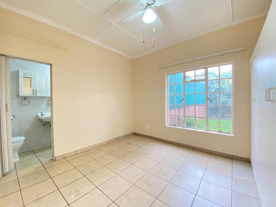 2 Bedroom Property for Sale in Schuinshoogte KwaZulu-Natal