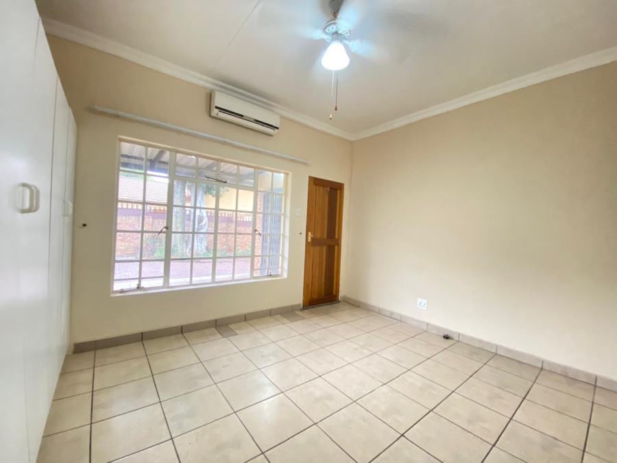 2 Bedroom Property for Sale in Schuinshoogte KwaZulu-Natal