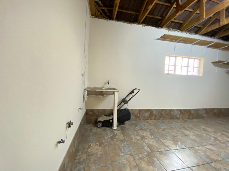 2 Bedroom Property for Sale in Schuinshoogte KwaZulu-Natal