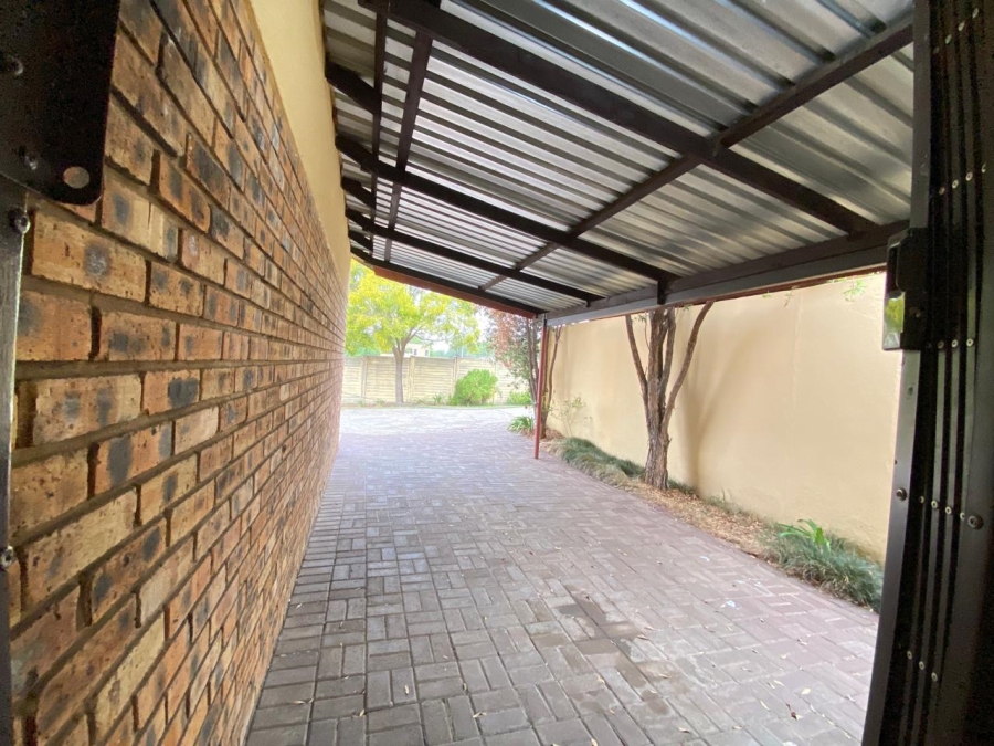 2 Bedroom Property for Sale in Schuinshoogte KwaZulu-Natal