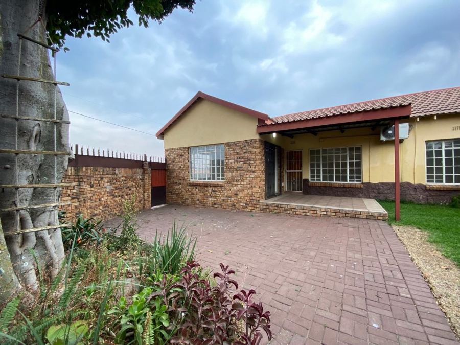 2 Bedroom Property for Sale in Schuinshoogte KwaZulu-Natal