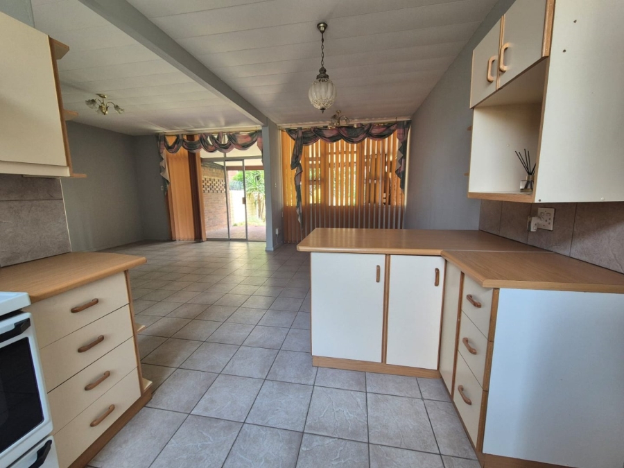 2 Bedroom Property for Sale in Huttenheights KwaZulu-Natal