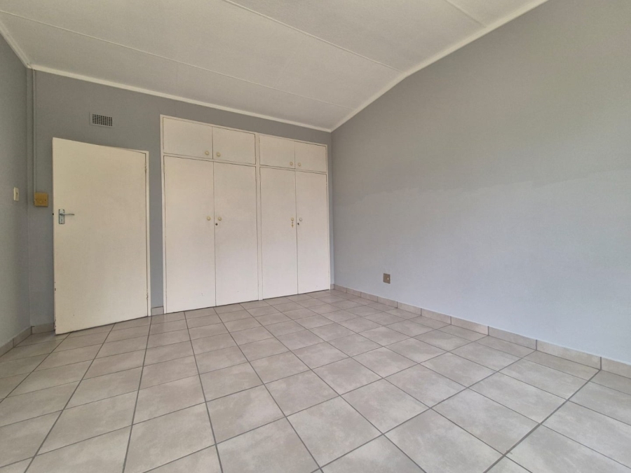 2 Bedroom Property for Sale in Huttenheights KwaZulu-Natal