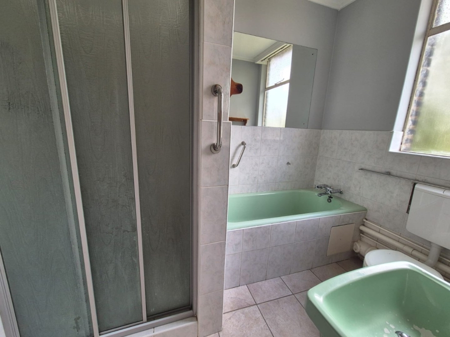 2 Bedroom Property for Sale in Huttenheights KwaZulu-Natal