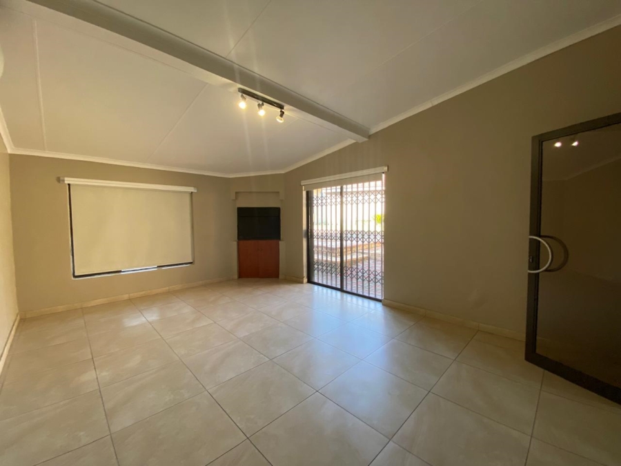 3 Bedroom Property for Sale in Aviary Hill KwaZulu-Natal