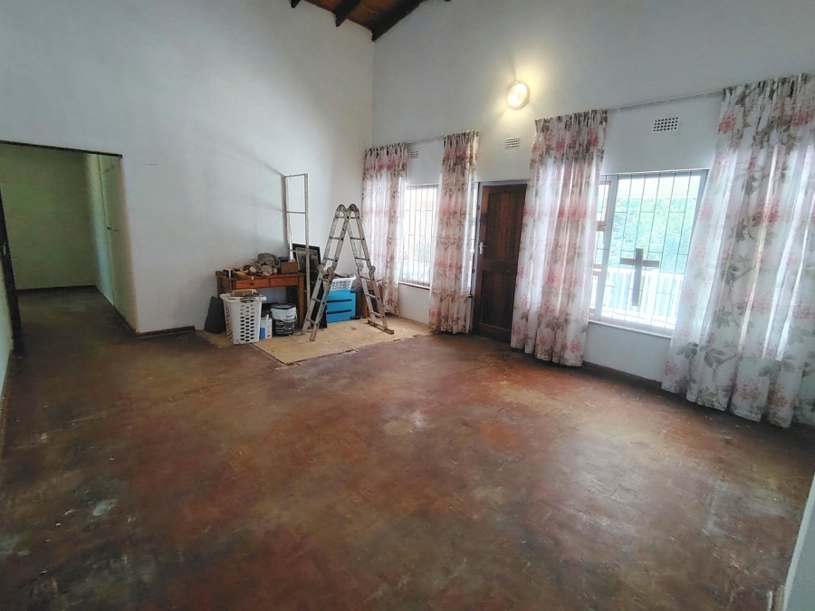 6 Bedroom Property for Sale in Hibberdene KwaZulu-Natal