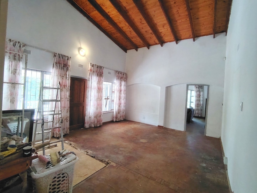 6 Bedroom Property for Sale in Hibberdene KwaZulu-Natal