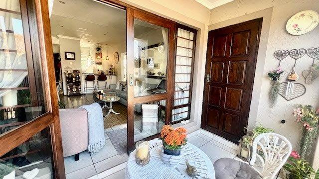 2 Bedroom Property for Sale in Uvongo KwaZulu-Natal