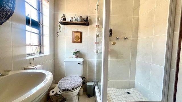 2 Bedroom Property for Sale in Uvongo KwaZulu-Natal