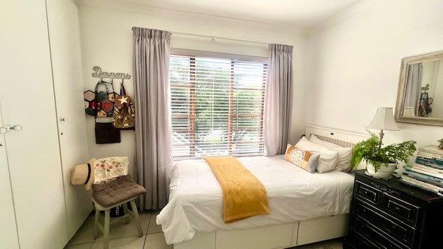 2 Bedroom Property for Sale in Uvongo KwaZulu-Natal