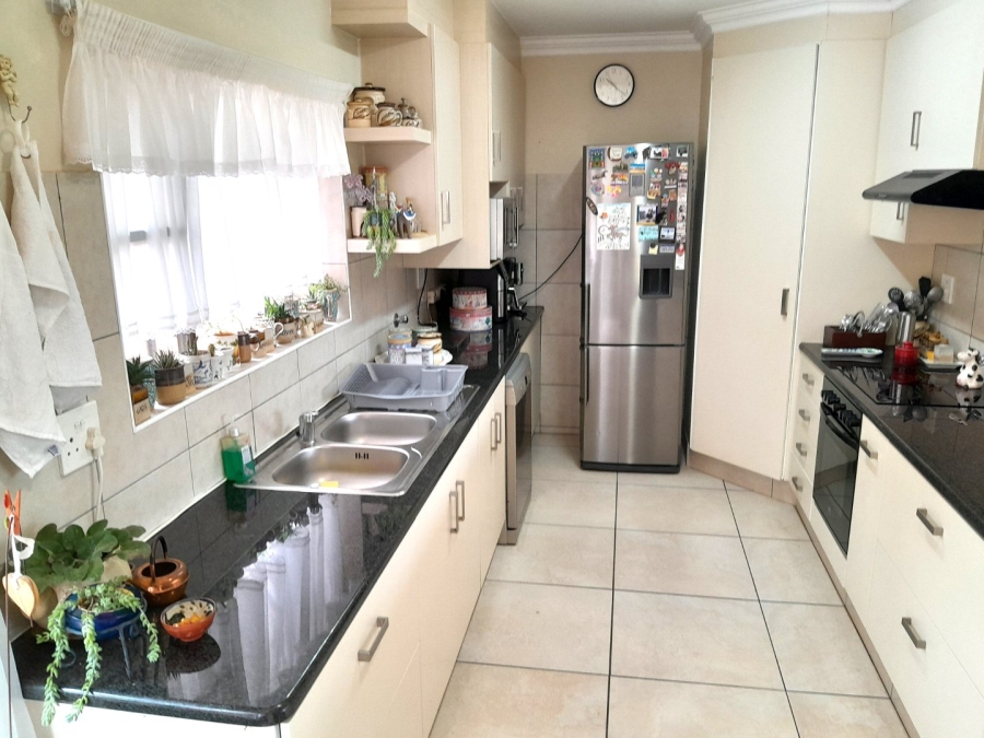 3 Bedroom Property for Sale in Freeland Park KwaZulu-Natal