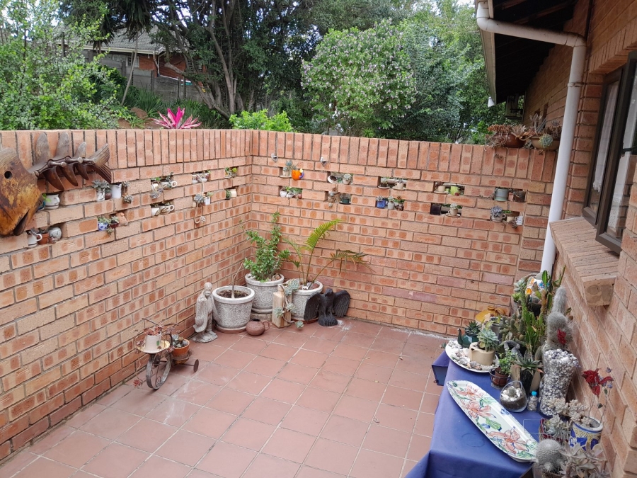 To Let 3 Bedroom Property for Rent in Freeland Park KwaZulu-Natal