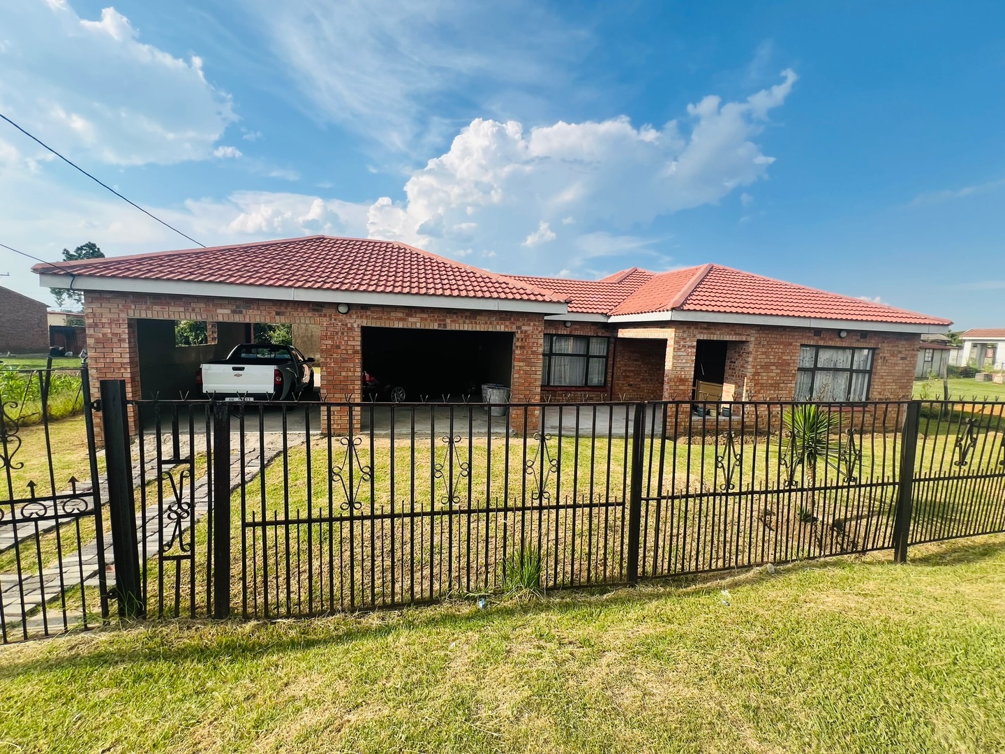 3 Bedroom Property for Sale in Osizweni KwaZulu-Natal