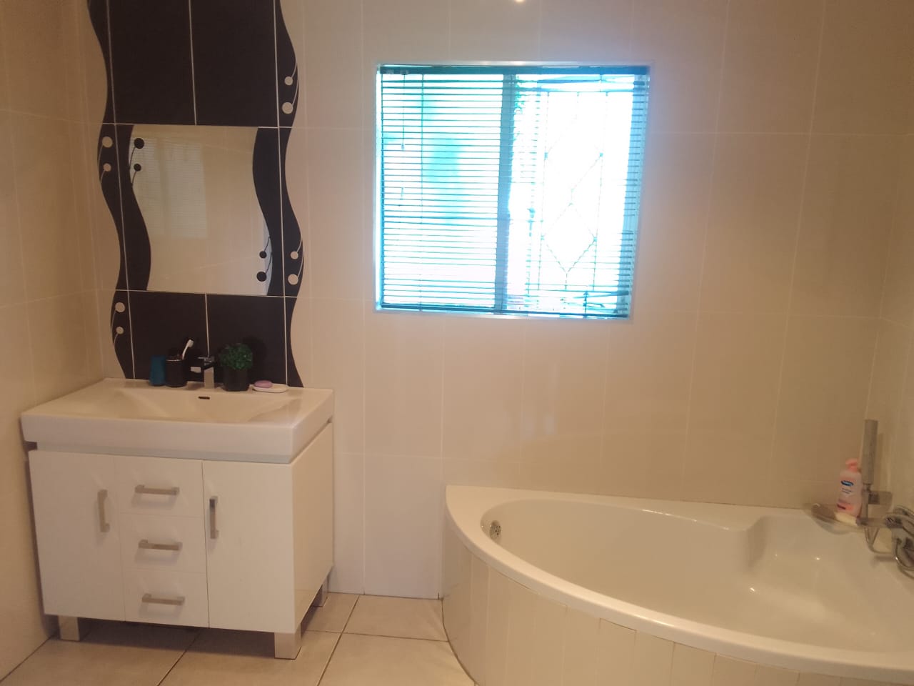 4 Bedroom Property for Sale in Huttenheights KwaZulu-Natal