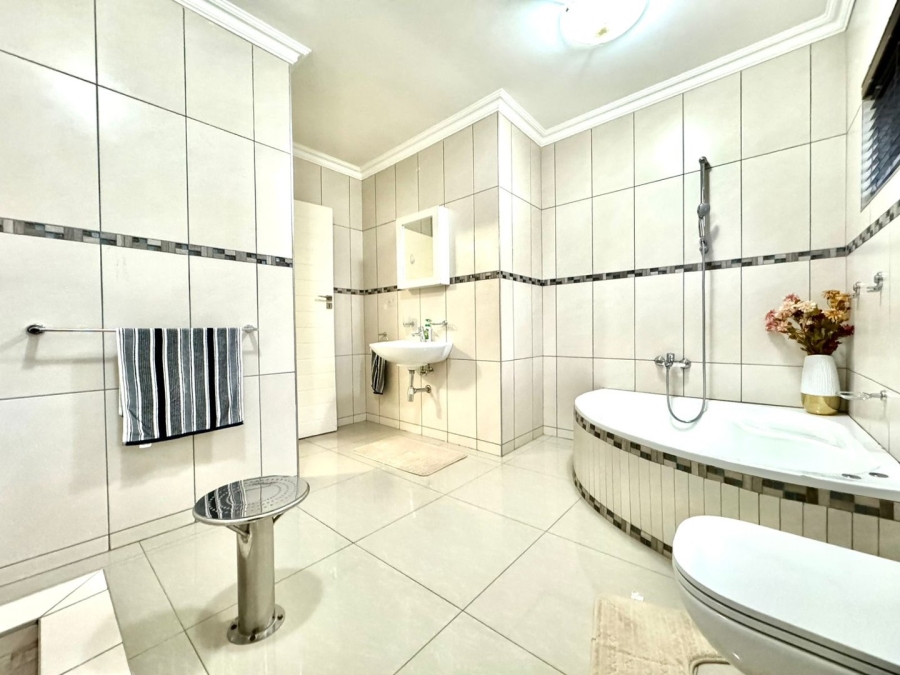 3 Bedroom Property for Sale in Huttenheights KwaZulu-Natal