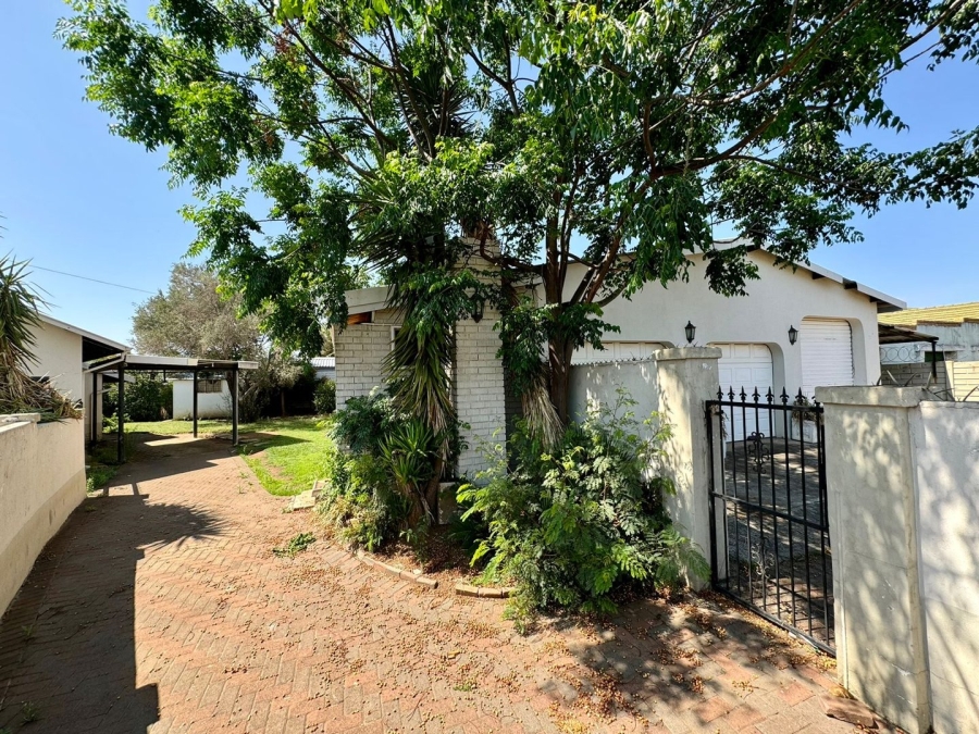 6 Bedroom Property for Sale in Newcastle KwaZulu-Natal