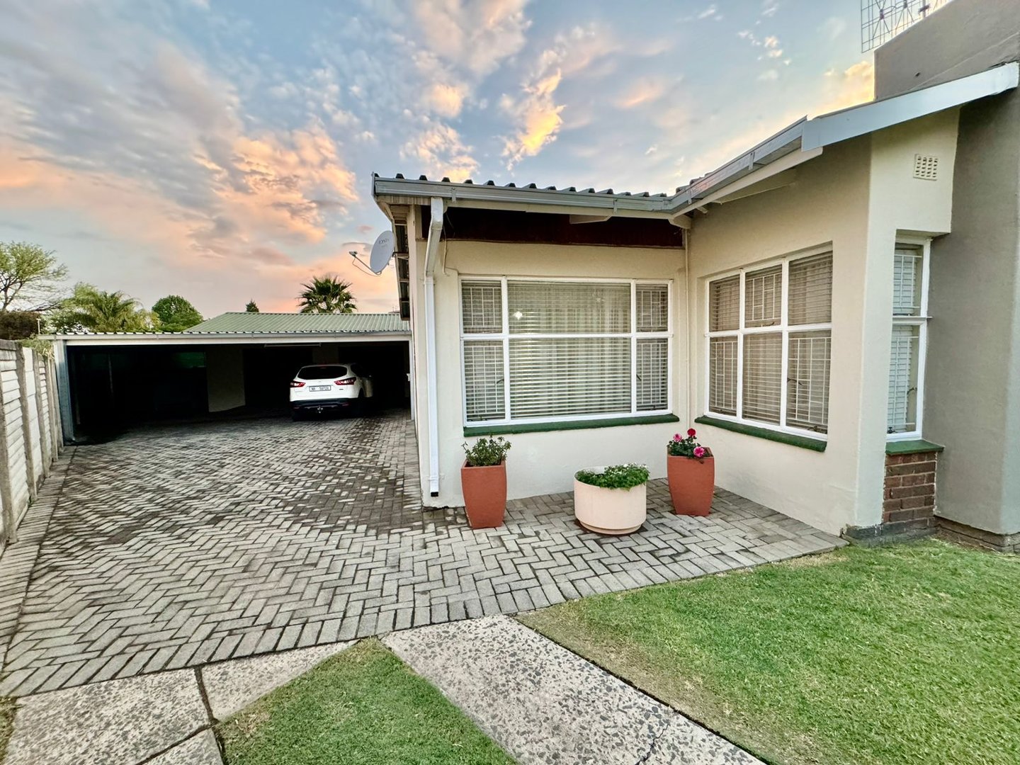 6 Bedroom Property for Sale in Huttenheights KwaZulu-Natal