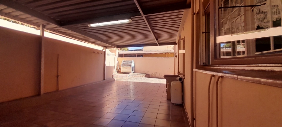 To Let 3 Bedroom Property for Rent in Kenville KwaZulu-Natal