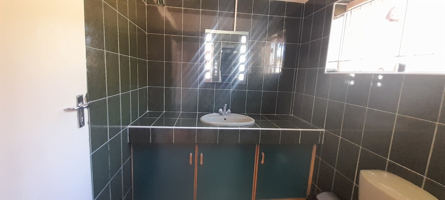 To Let 3 Bedroom Property for Rent in Kenville KwaZulu-Natal