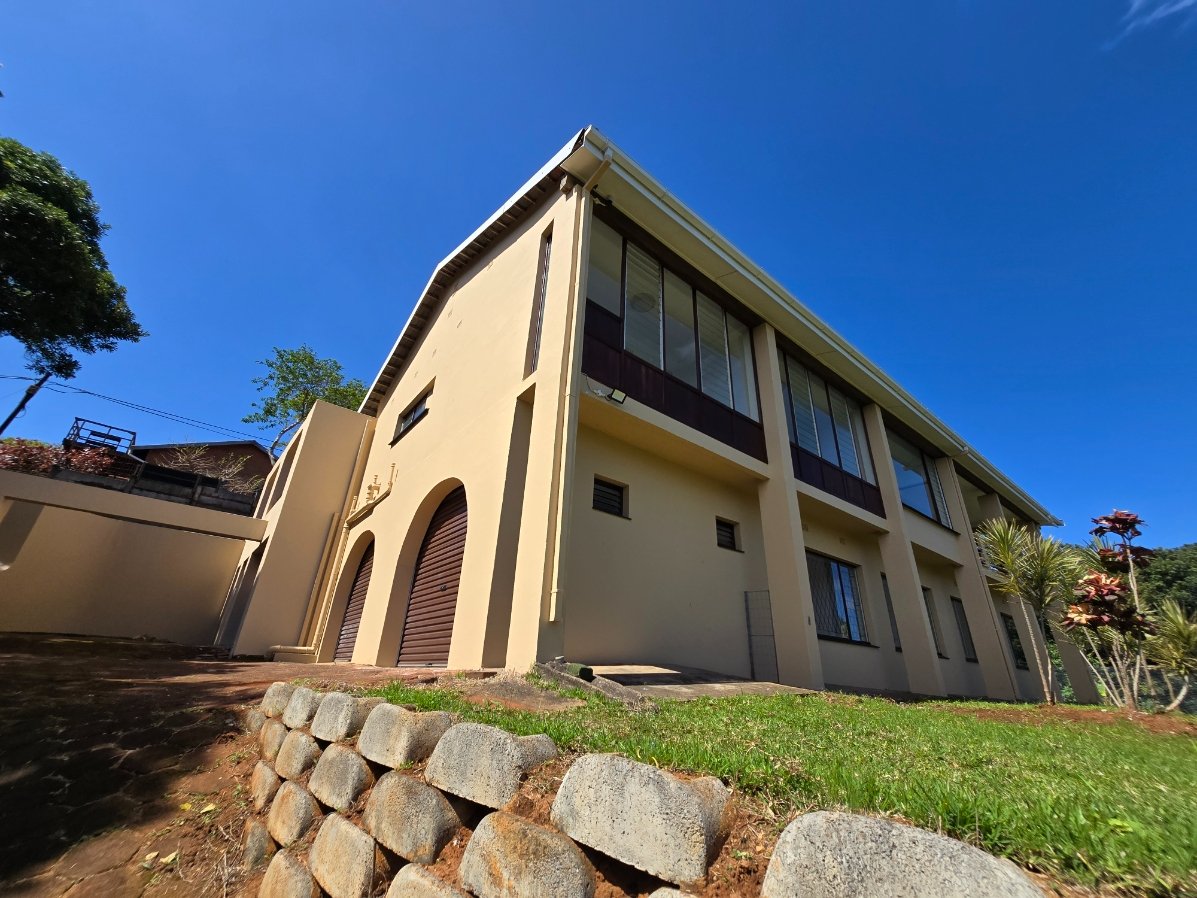 6 Bedroom Property for Sale in Leisure Bay KwaZulu-Natal