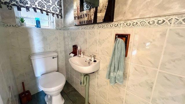 3 Bedroom Property for Sale in Uvongo KwaZulu-Natal