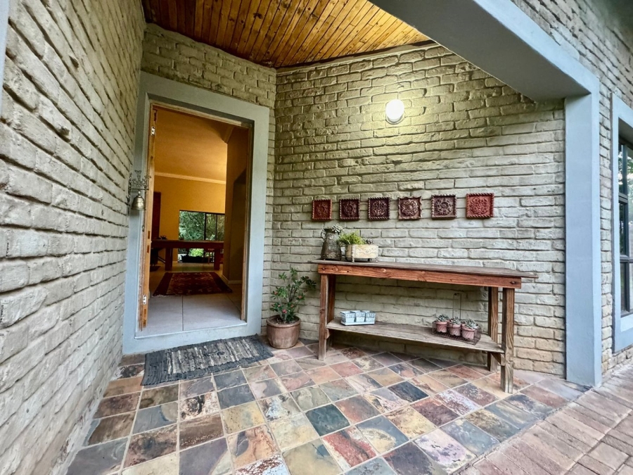 7 Bedroom Property for Sale in Signal Hill KwaZulu-Natal