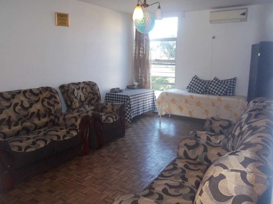 1 Bedroom Property for Sale in Empangeni Central KwaZulu-Natal