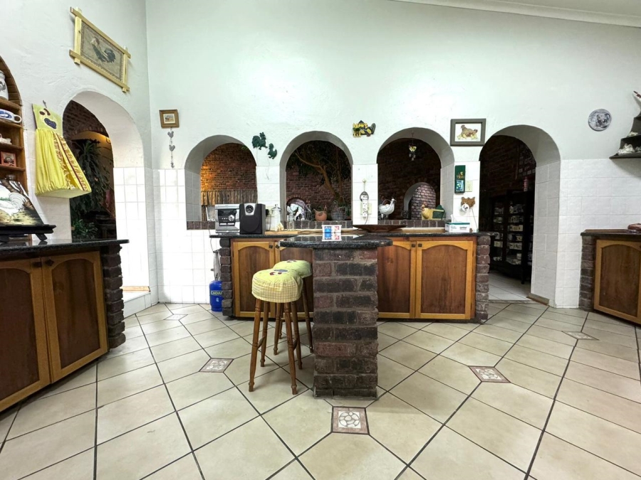 7 Bedroom Property for Sale in Schuinshoogte KwaZulu-Natal