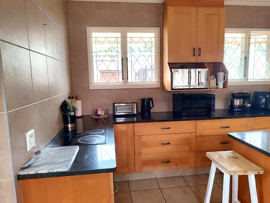 5 Bedroom Property for Sale in Freeland Park KwaZulu-Natal