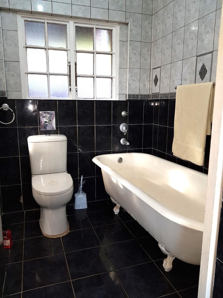 9 Bedroom Property for Sale in Cowies Hill KwaZulu-Natal