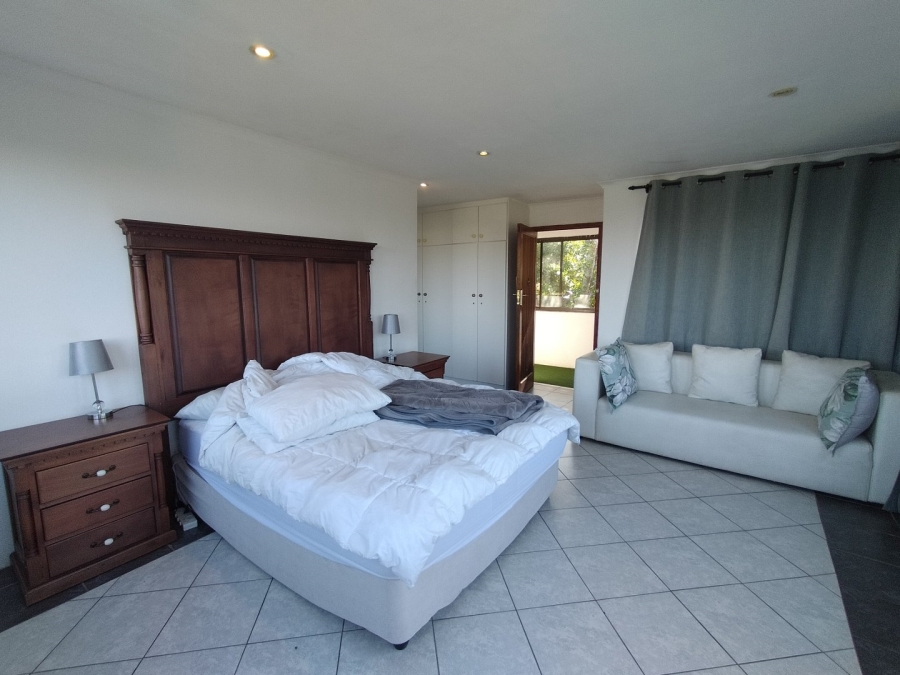 9 Bedroom Property for Sale in Cowies Hill KwaZulu-Natal