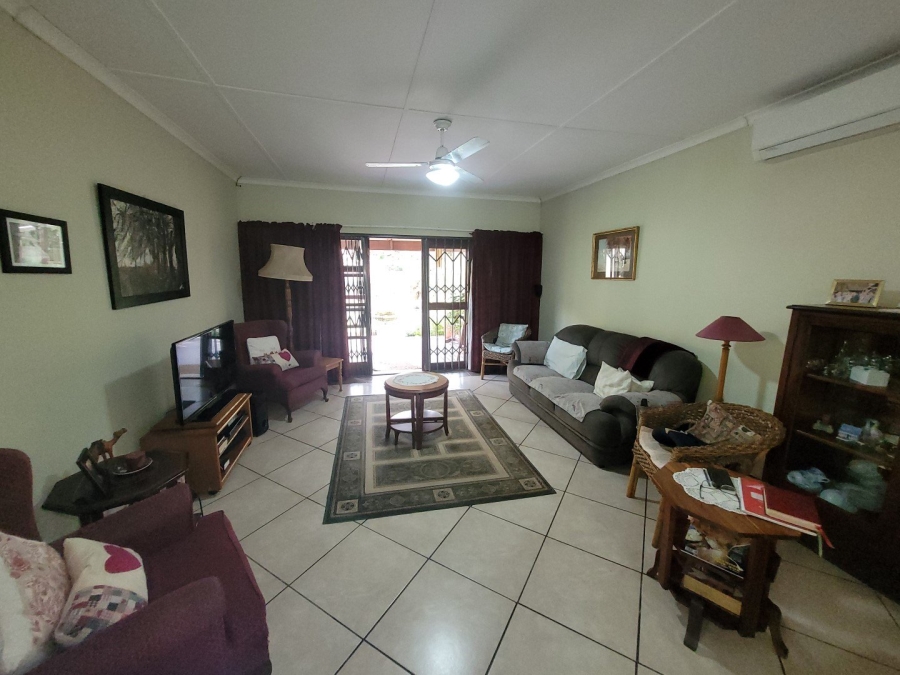 4 Bedroom Property for Sale in Sea Park KwaZulu-Natal