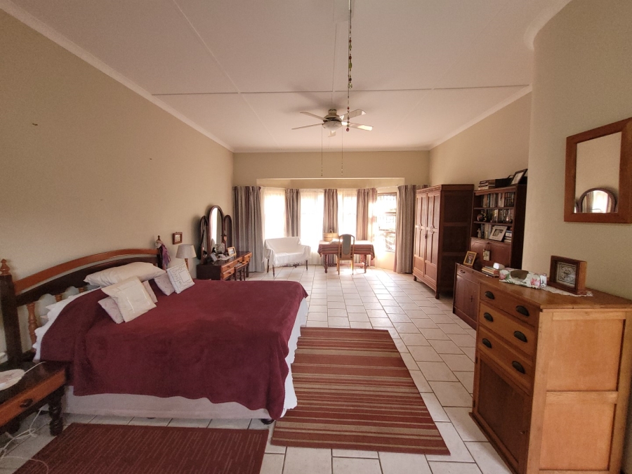 4 Bedroom Property for Sale in Sea Park KwaZulu-Natal