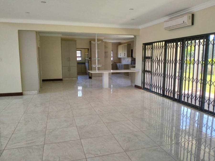 6 Bedroom Property for Sale in Hilton Gardens KwaZulu-Natal