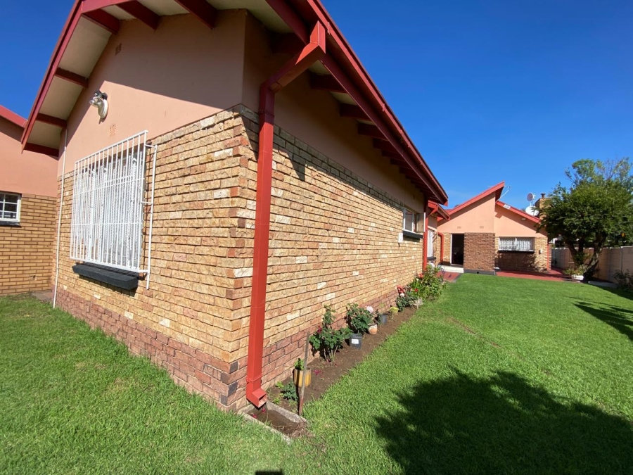 4 Bedroom Property for Sale in Lennoxton KwaZulu-Natal