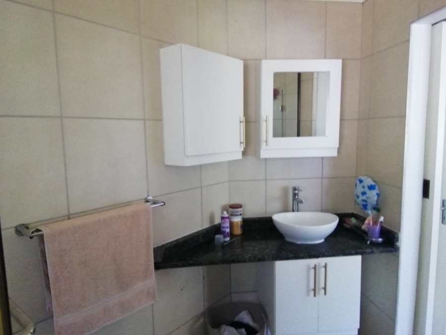 2 Bedroom Property for Sale in Sunningdale KwaZulu-Natal