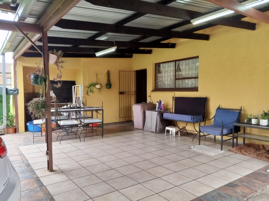 3 Bedroom Property for Sale in Sunnyridge KwaZulu-Natal