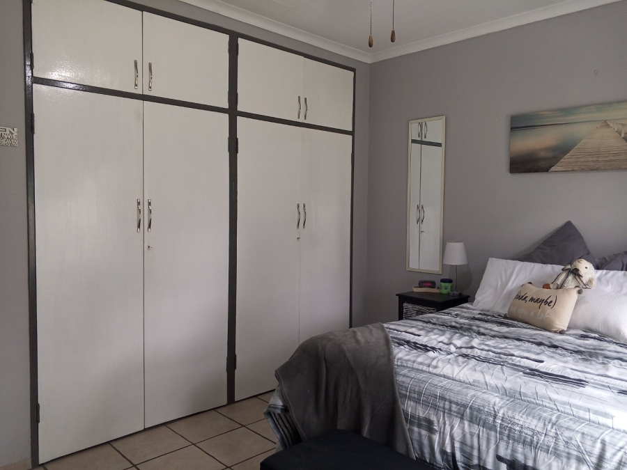 3 Bedroom Property for Sale in Sunnyridge KwaZulu-Natal