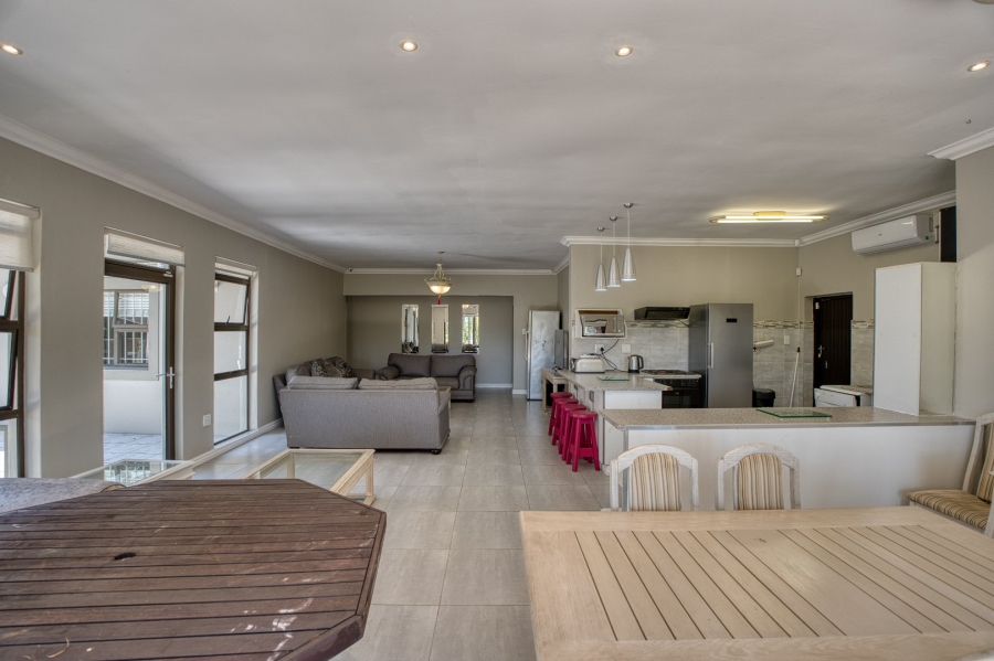 5 Bedroom Property for Sale in Willard Beach KwaZulu-Natal