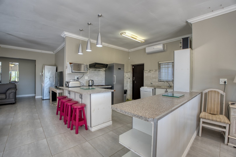 5 Bedroom Property for Sale in Willard Beach KwaZulu-Natal