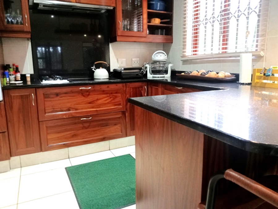 To Let 3 Bedroom Property for Rent in Waterfall KwaZulu-Natal