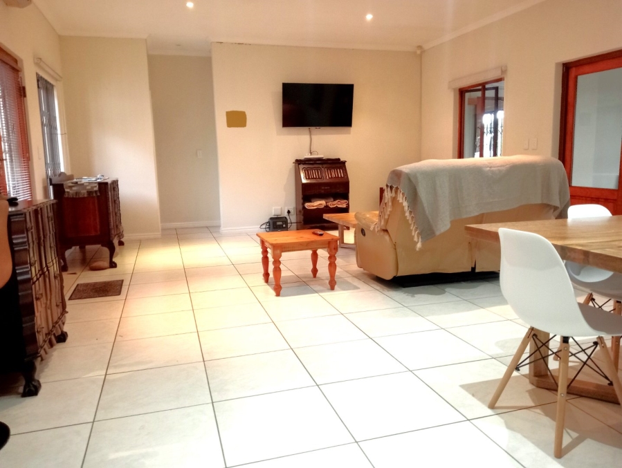 To Let 3 Bedroom Property for Rent in Waterfall KwaZulu-Natal