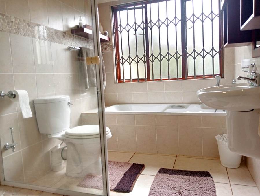 To Let 3 Bedroom Property for Rent in Waterfall KwaZulu-Natal